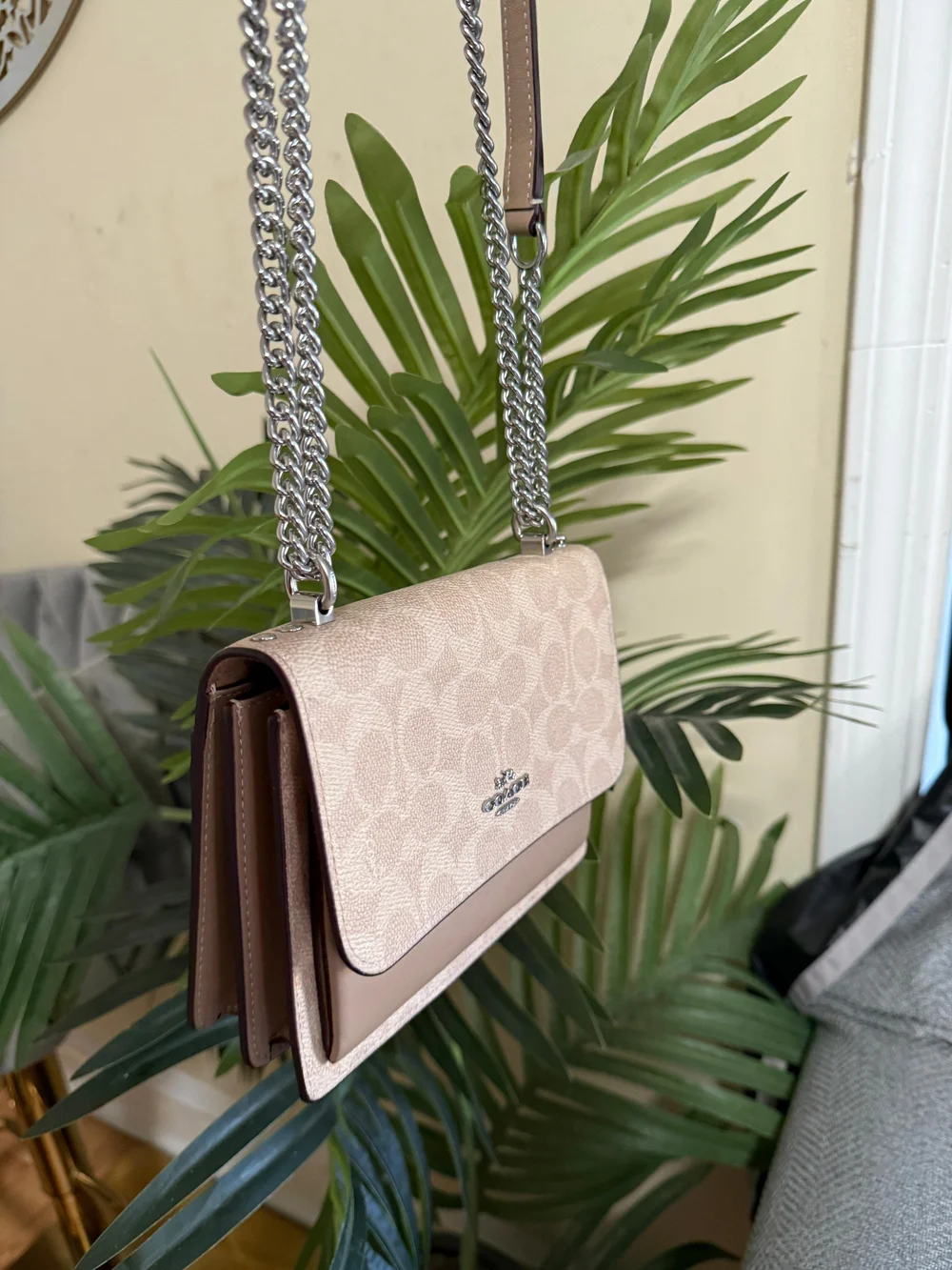 Coach Signature Pale Pink Chain Shoulder Bag - Picture 5 of 8